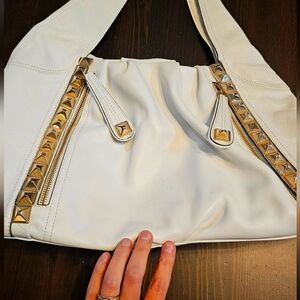 B. MAKOWSKY WHITE LEATHER HANDBAG
